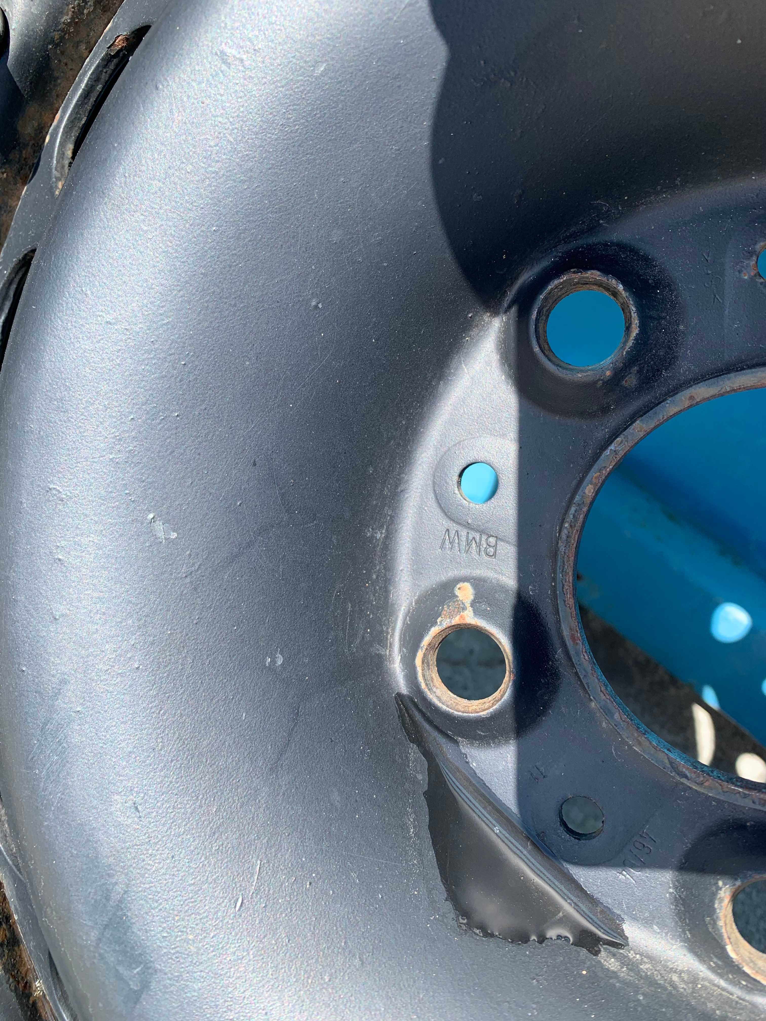 Продам железные диски на BMW R-16