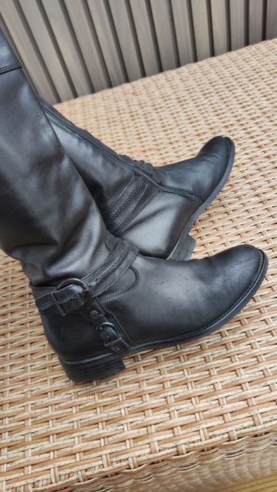 Wysokie czarne kozaki skórzane Aldo 39 klamerka