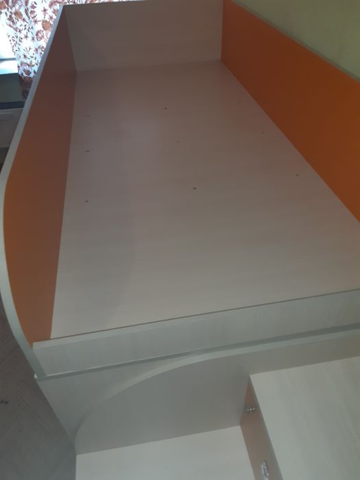 Кровать-чердак, горище