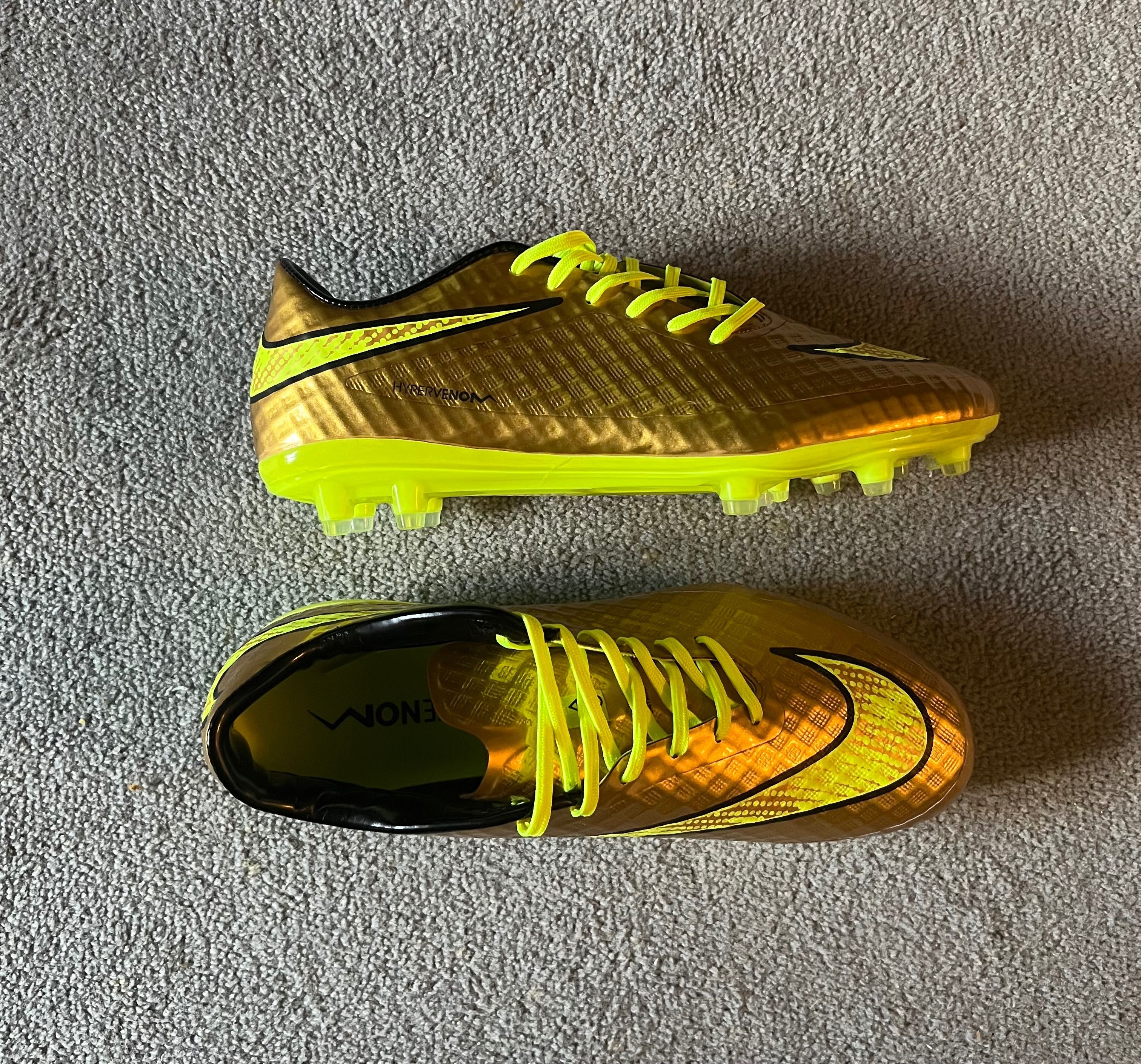 Chuteira de futebol - Hypervenom Dourada Neymar Jr