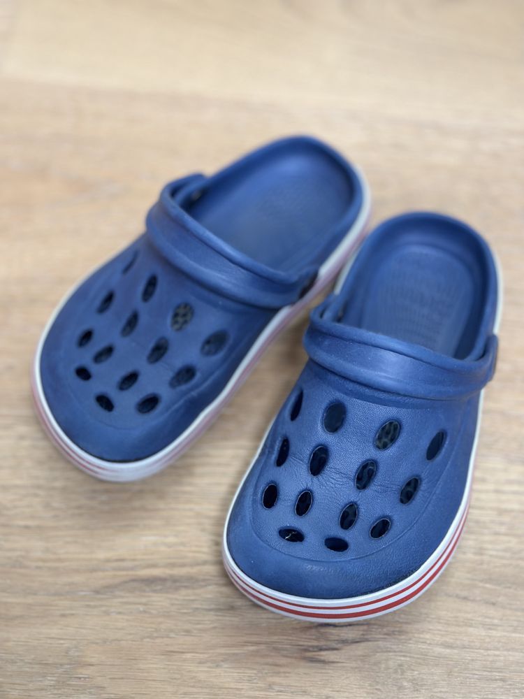 Buciki typu Crocs