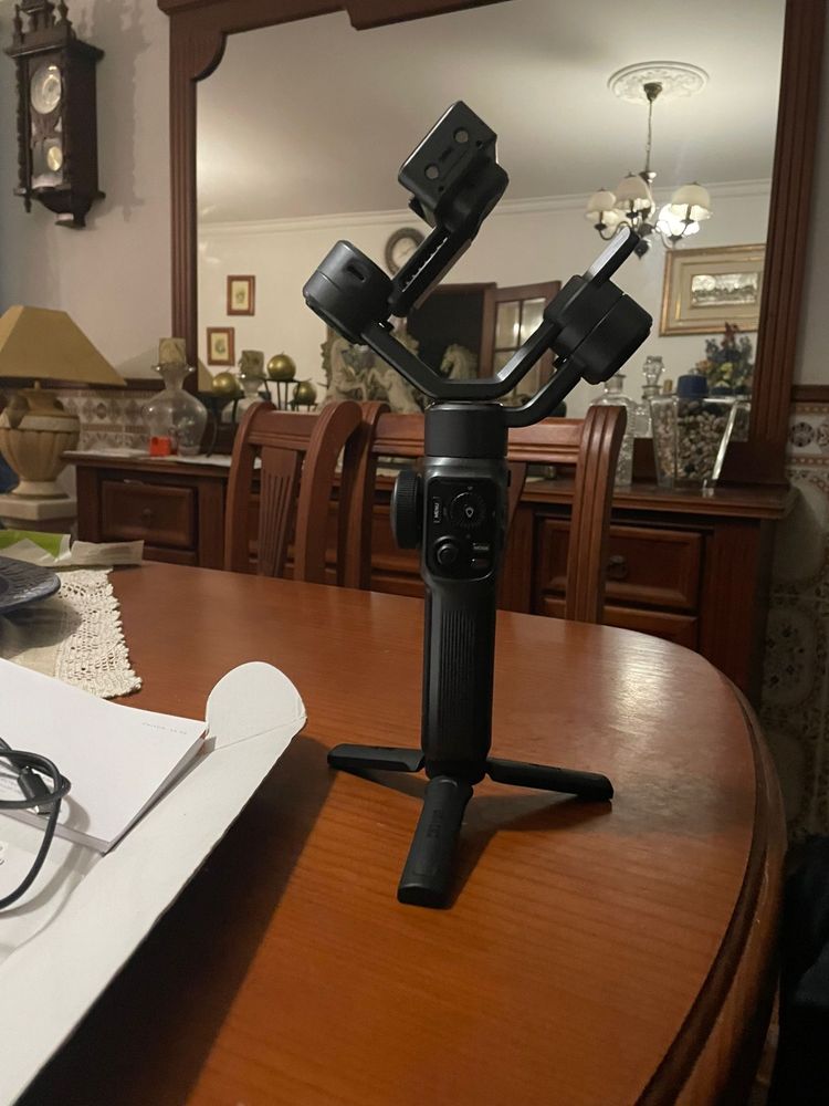 Estabilizador para telemóvel Gimbal ZHIYUN Smooth 5S