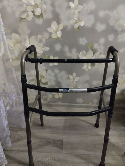 Ходунки для людини