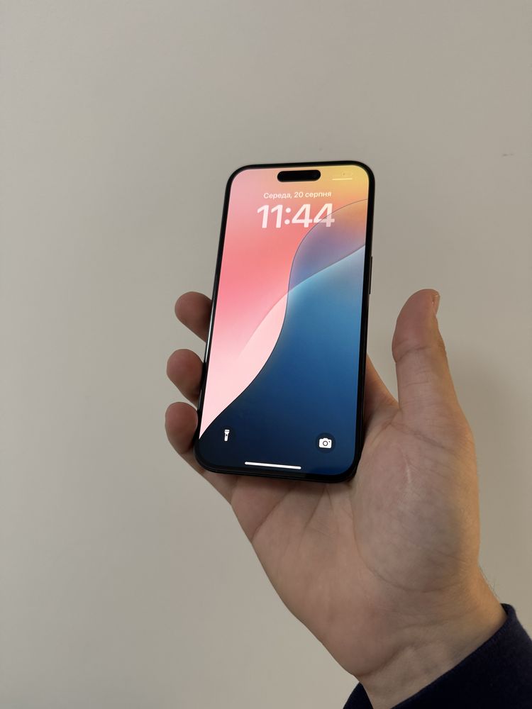 Вживаний Apple iPhone 15 Pro 256gb. ( Black Titanium )