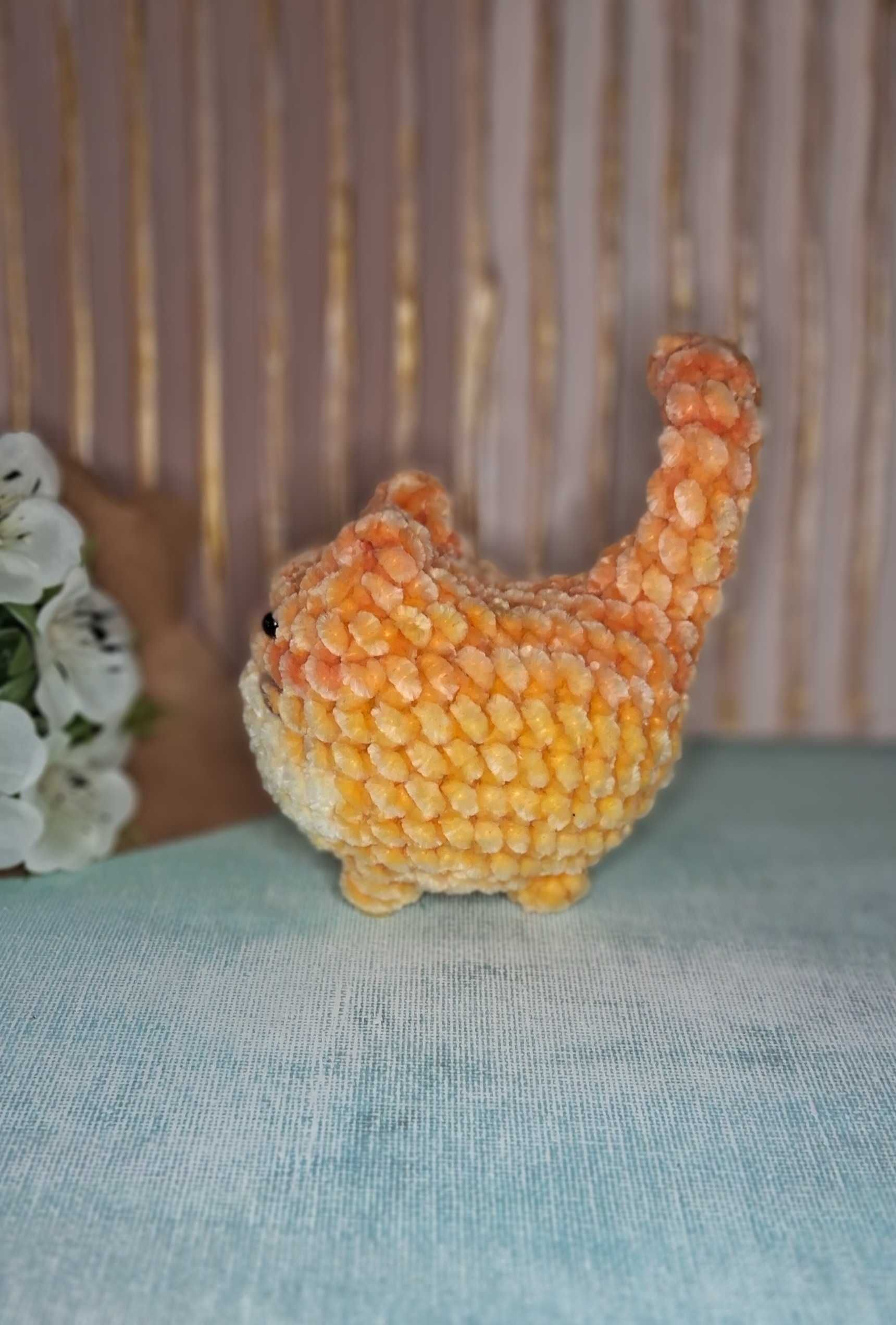 Pluszowy koteczek kot pluszak na szydełku amigurumi