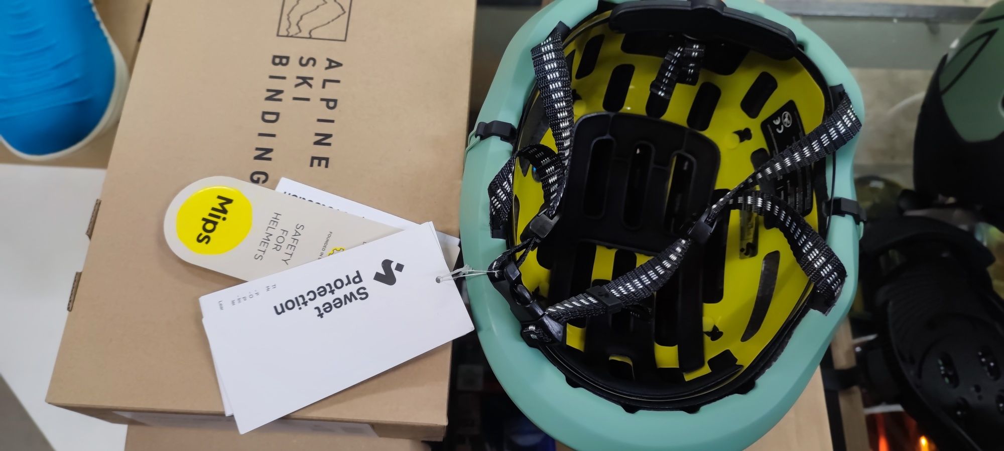 Nowy kask Sweet protection ascender mips , narciarski , wspinaczka M/L