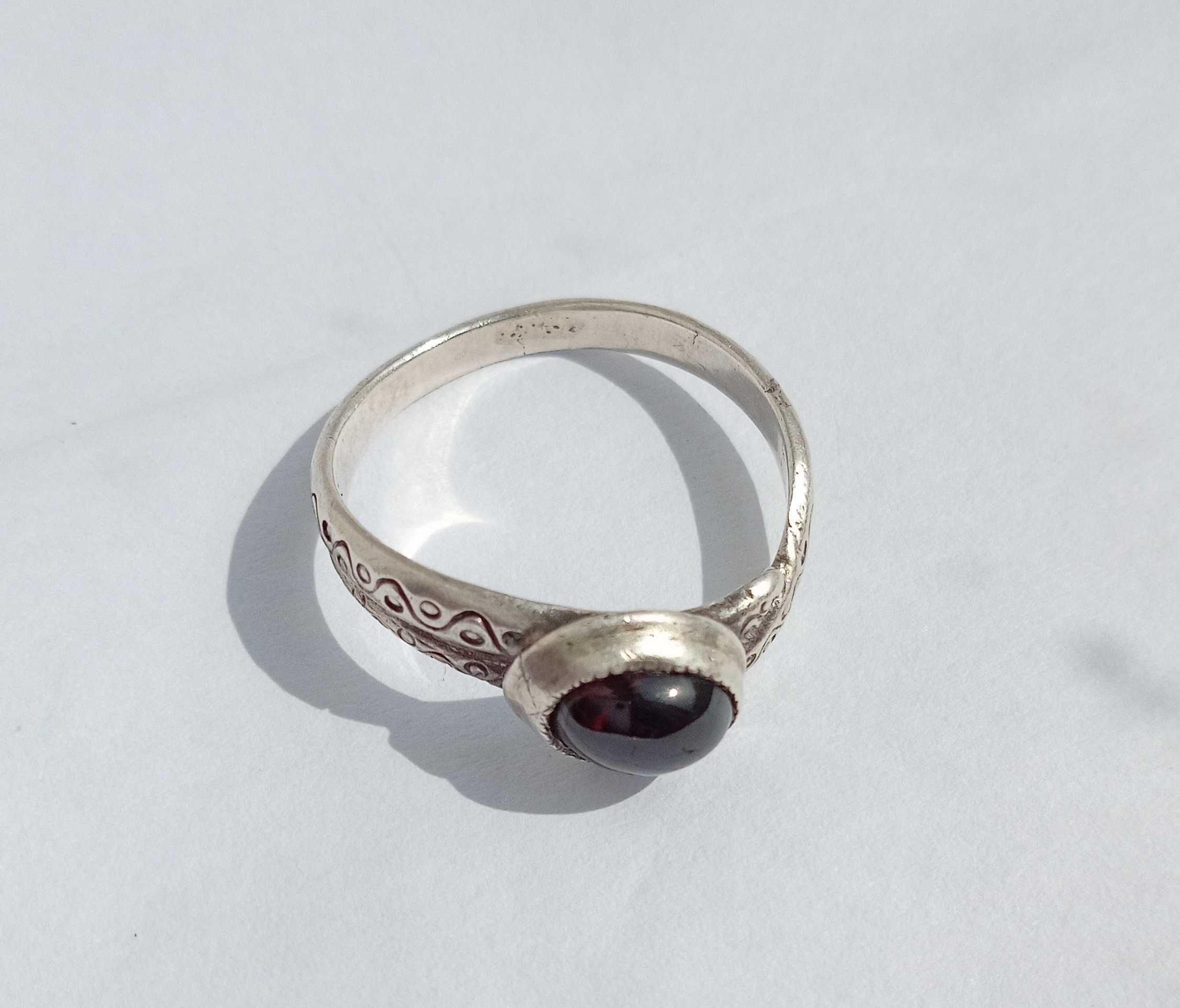 Серебряное кольцо с натуральным Гранатом Серебро 925 Винтаж