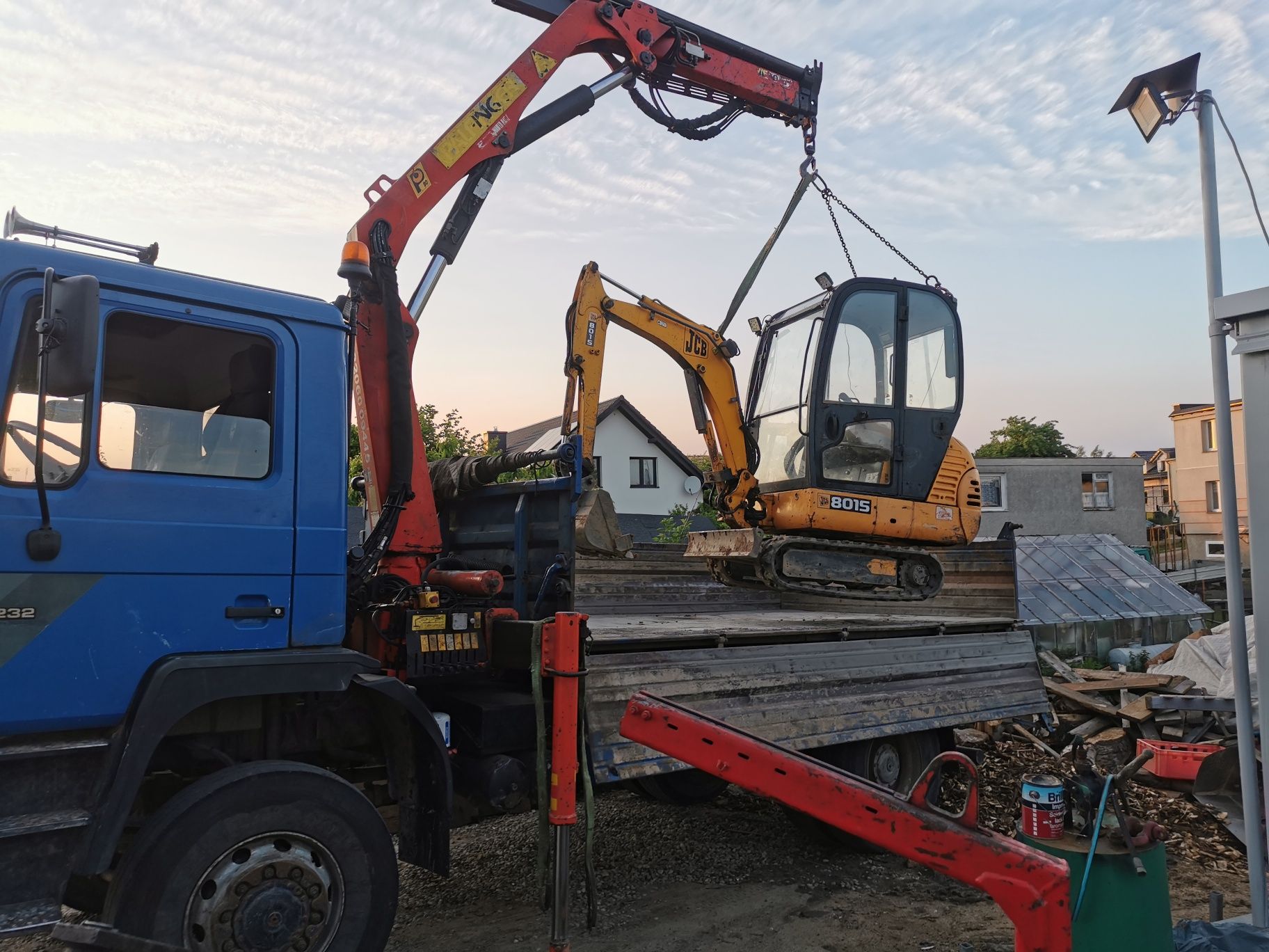 Transport  wywrotka , minikoparka, dźwig hds.Kosz zwyżka. Kruszywa