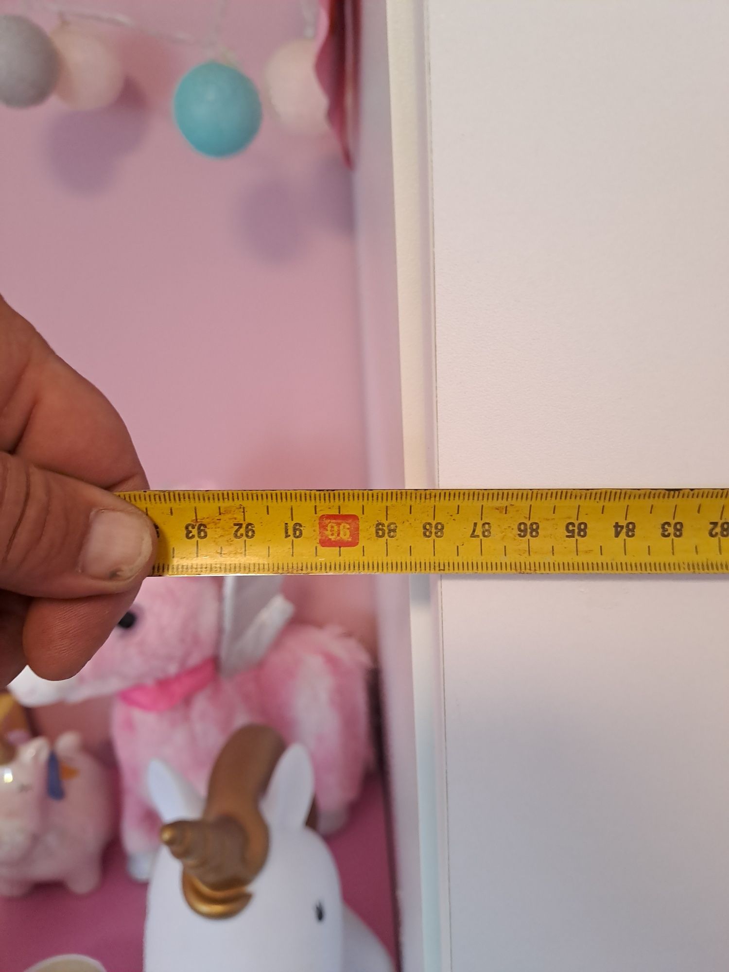 Meble do pokoju dla dziewczynki