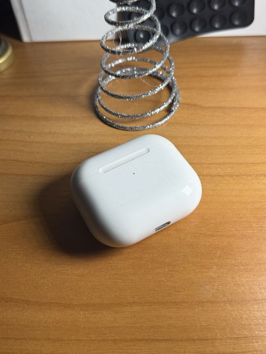 Кейс від аірподс 3