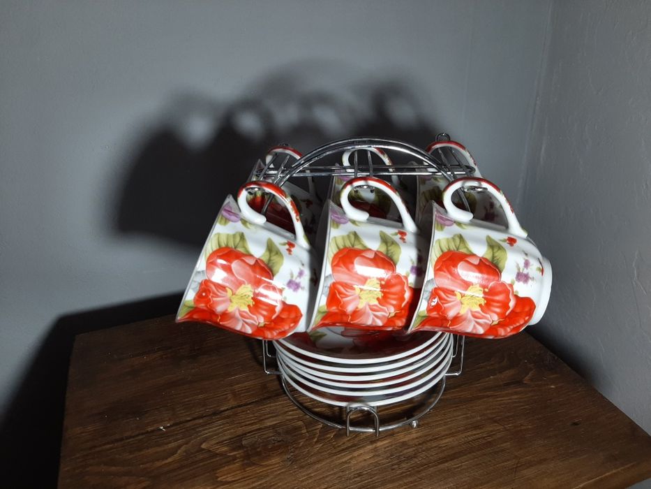 Сервіз кружки з блюдечками