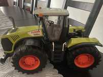 Traktor bruder claas 5000 xerion