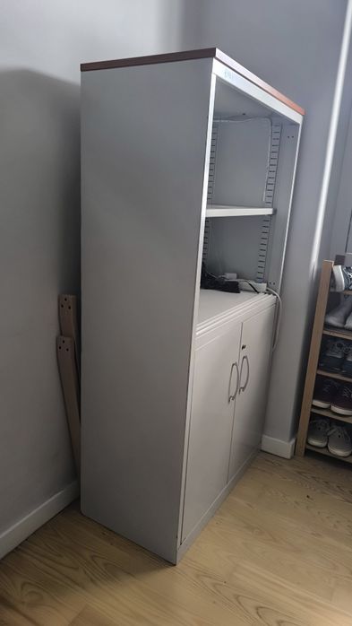 Armário de aço em bom estado