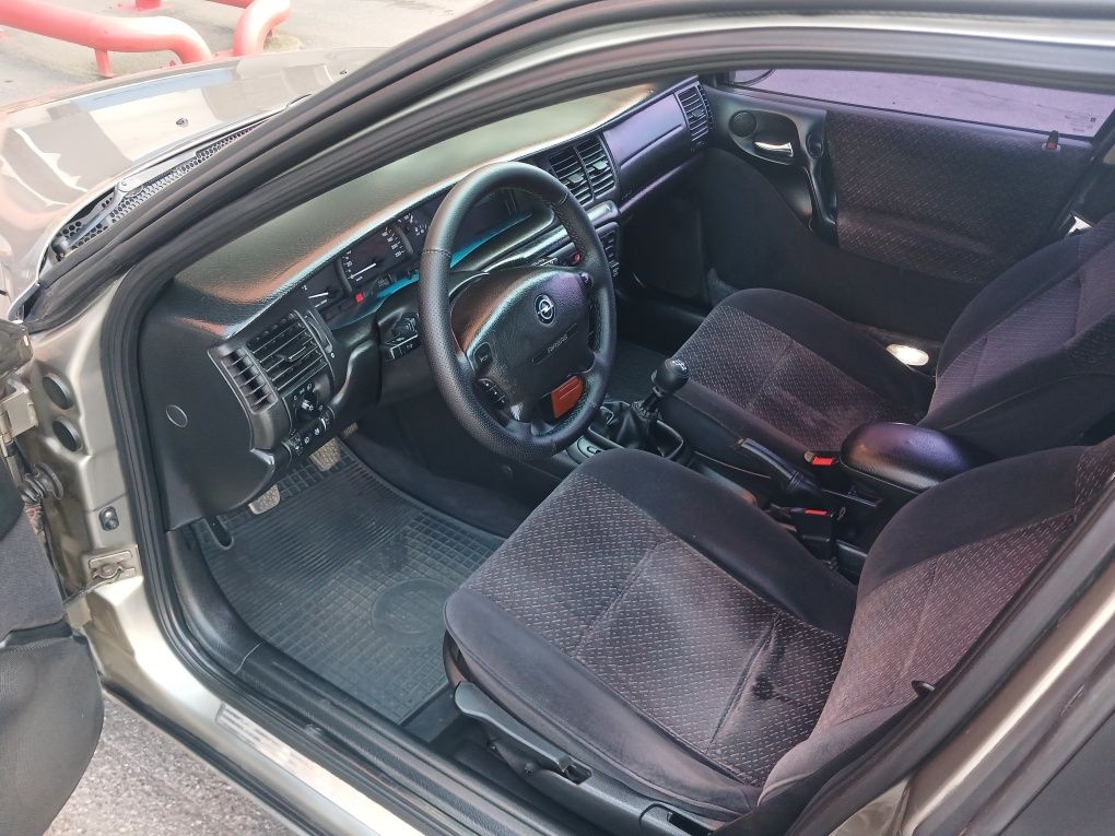 Opel Vectra b ,1,6 GBO