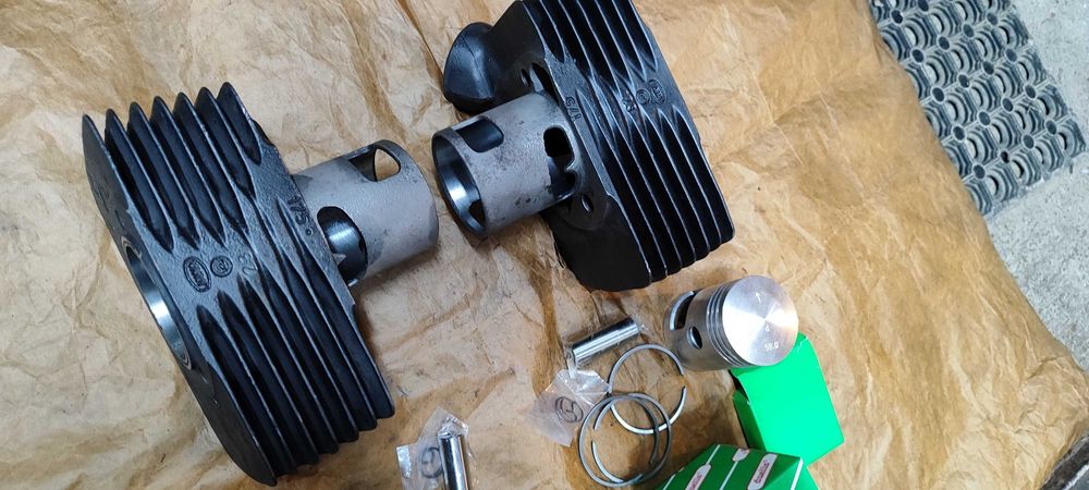Cylindry CZ 350 Jak nowe po szlifie 6V żeliwne cylinder prawy lewy
