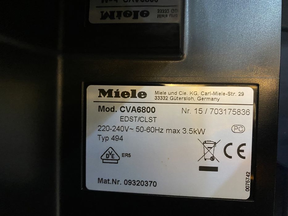 Встраиваемая кофемашина Miele CVA6800