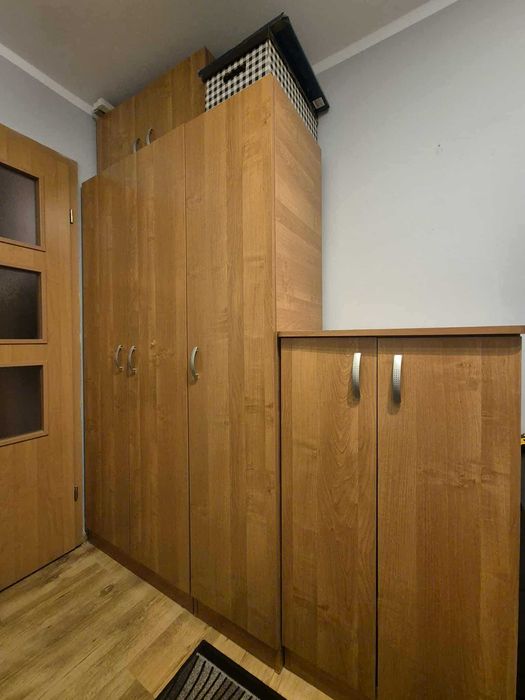 Zestaw szaf (4 szafy w różnych rozmiarach)