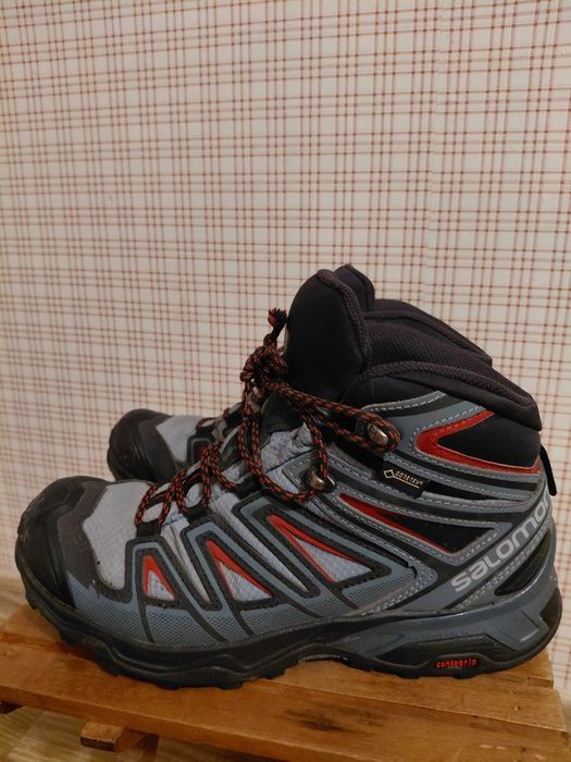 Кросівки високі спортивні (осінь-зима) 40р. В дуже хорошому стані