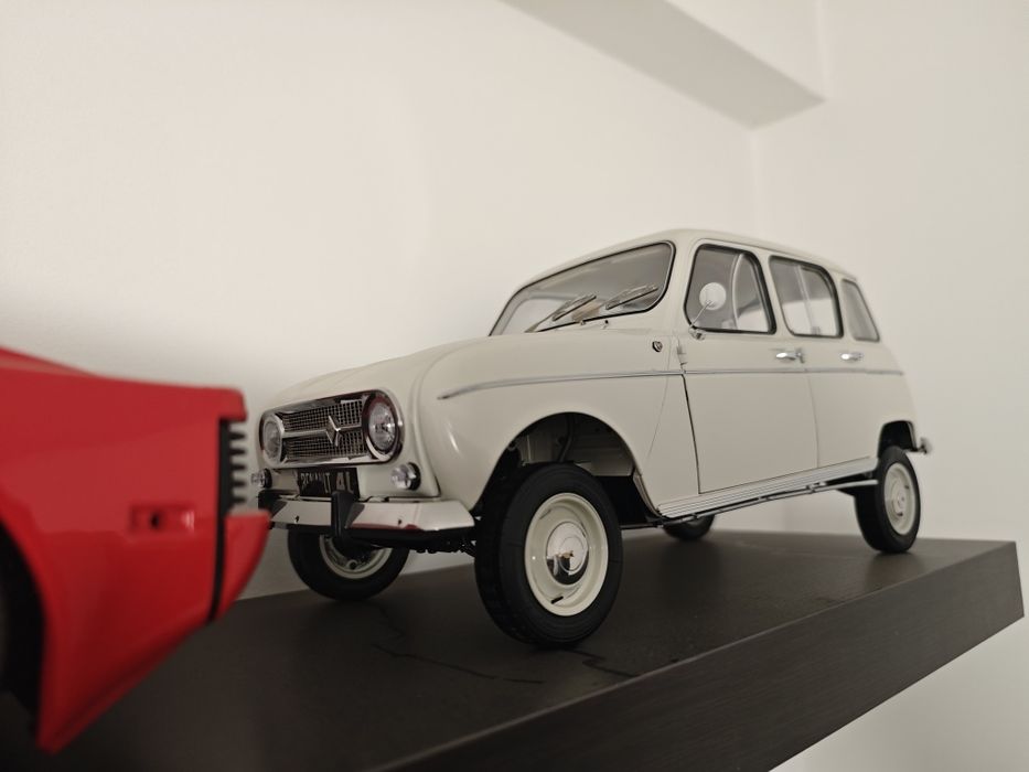 Miniatura Renault 4L escala 1:8