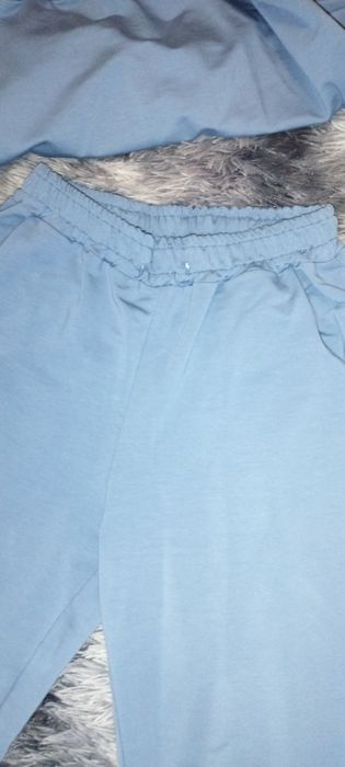 Продам жіночий спортивний костюм