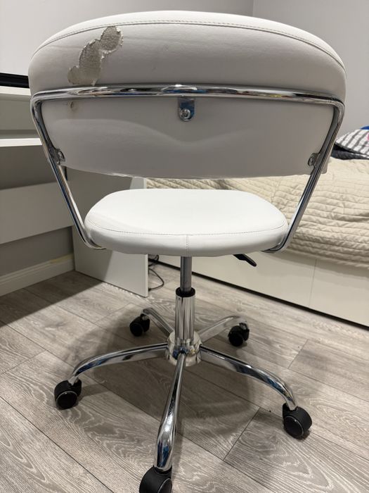 Krzeslo obrotowe, białe, ekoskóra,