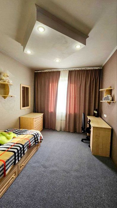 Аренда 3х комнатной квартиры с холлом 4 этаж Левый Берег