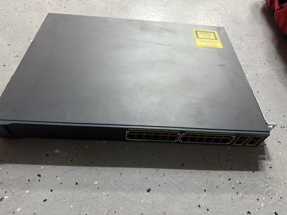 Switch cisco WS - C2960 - 24PC - L