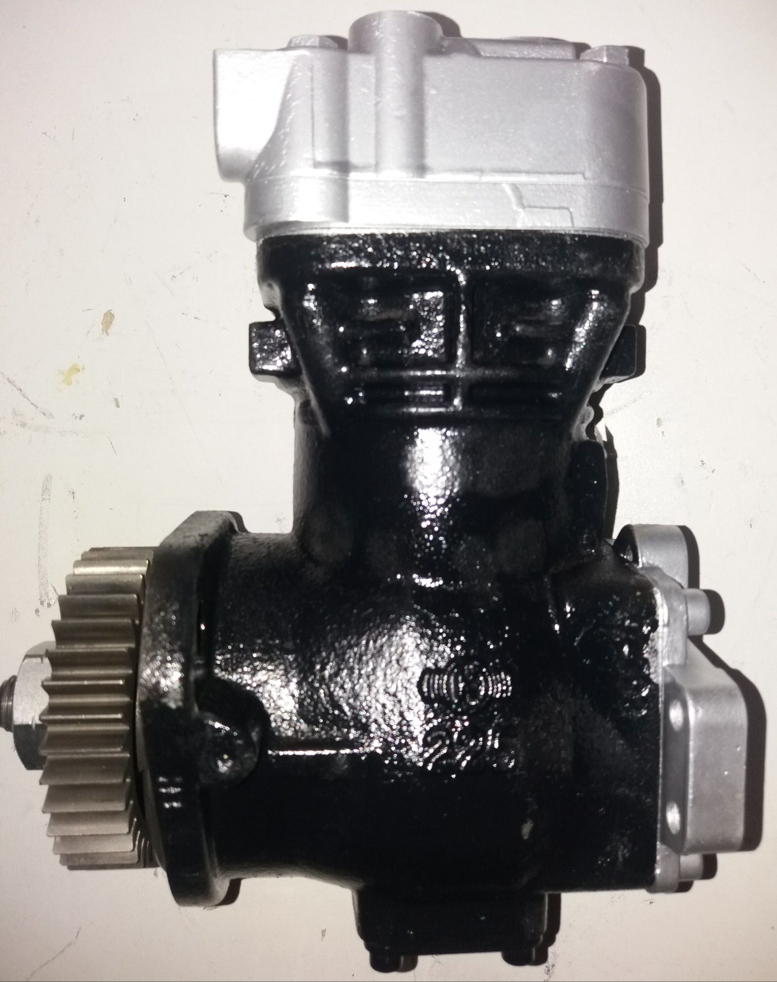 Продам компрессор Knorr-Bremse LK-3840,Seb01819 на IVECO