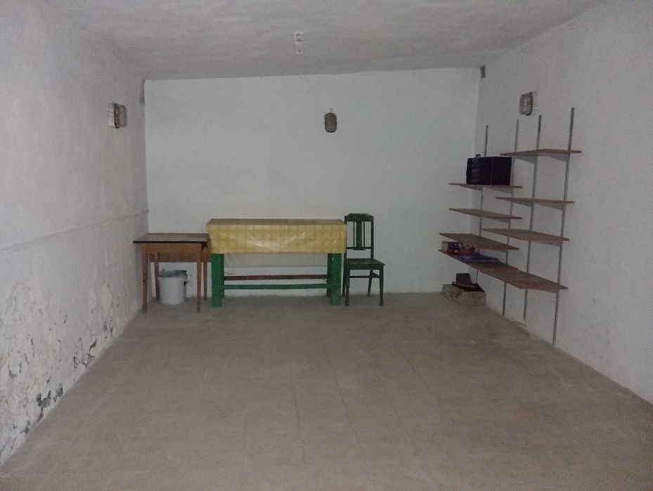 Fajny garaż do wynajęcia w centrum Rundy Sl