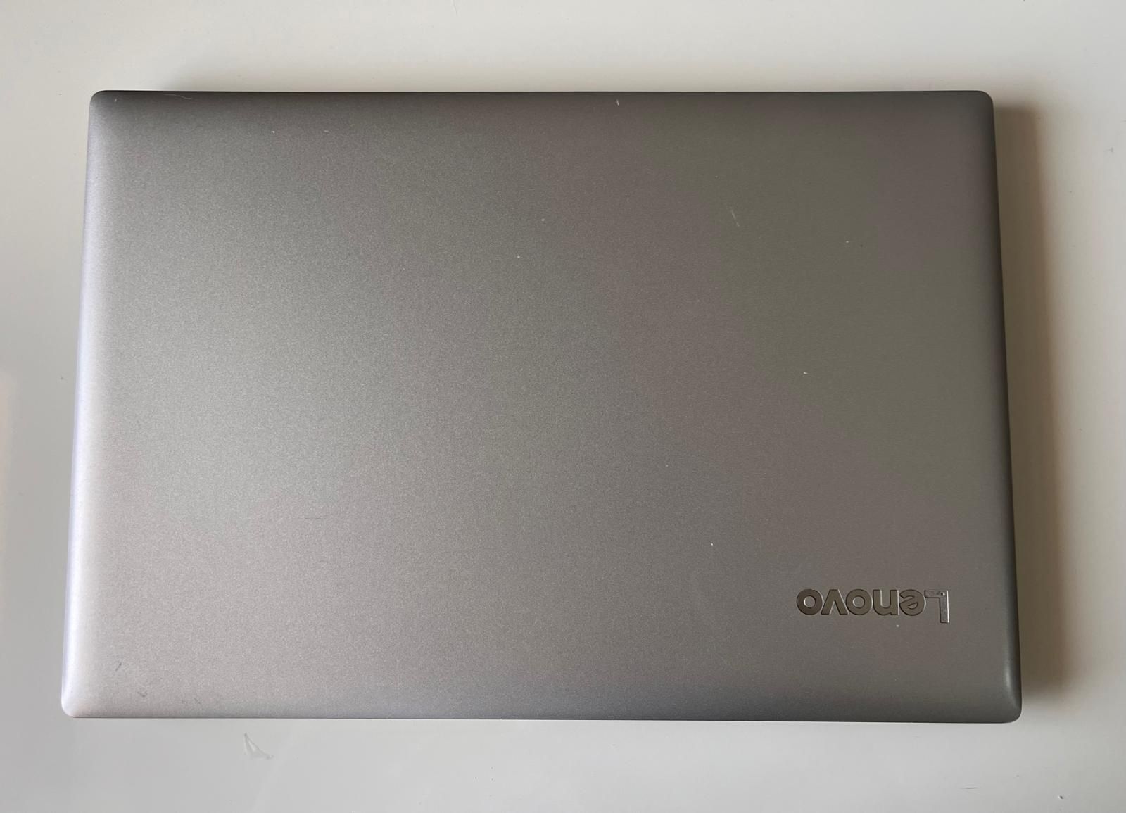 Portátil Lenovo IdeaPad 330-15IKB