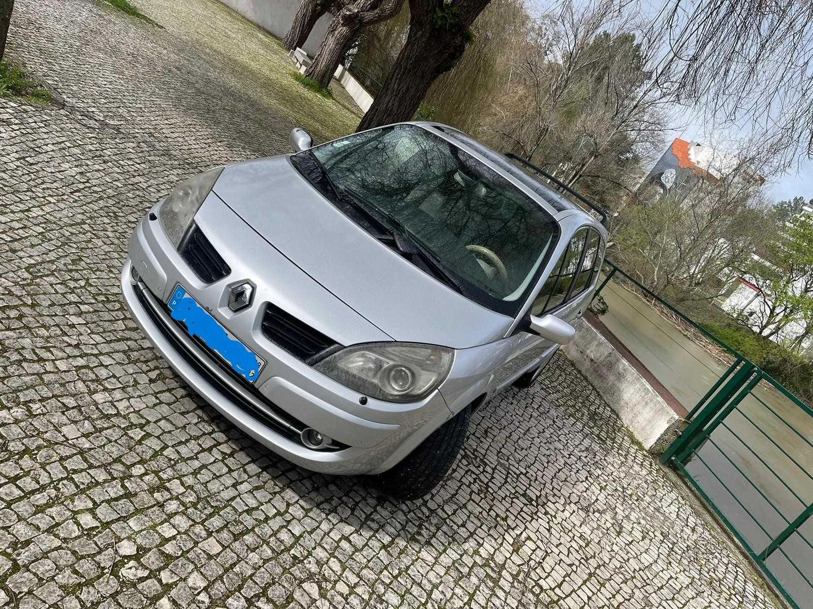 Renault Grand Scenic II - 2.0DCI AUT 7L 2008 - ISOFIX