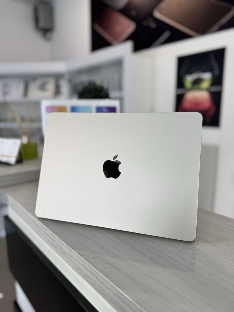 Open Box MacBook Air 13’ 2022 M2 16/256Gb Starlight (MC7W4)