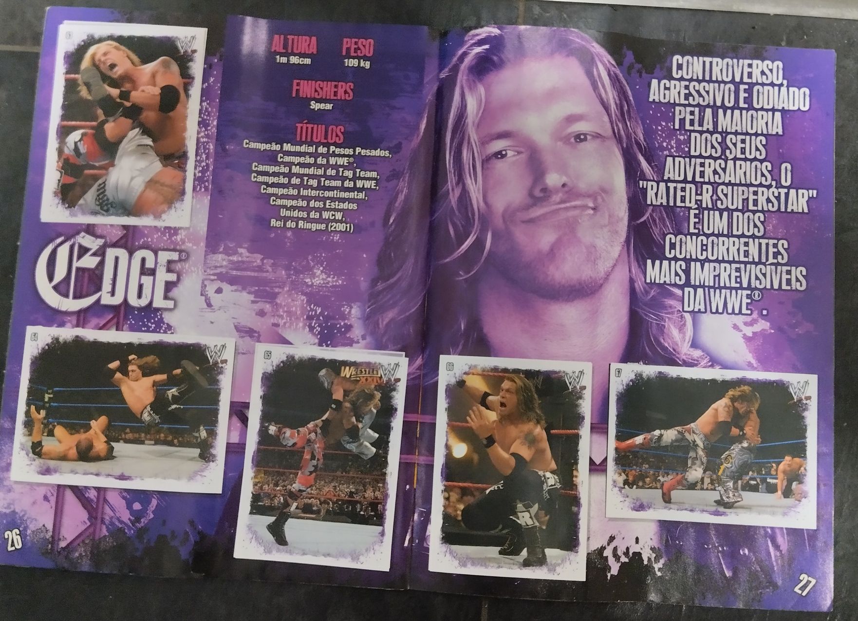 Caderneta de cromos Rivals WWE completa