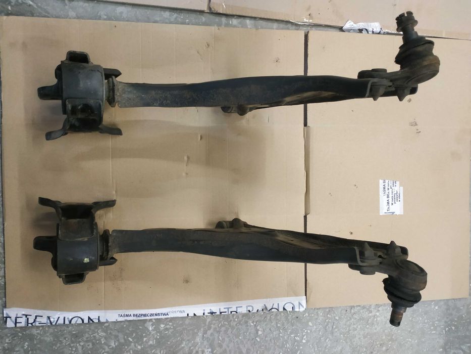 Wahacze przednie Honda CR-V 3 komplet wraz ze sworzniami