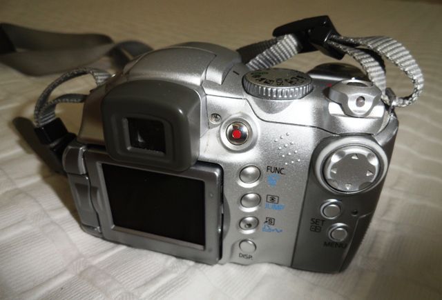 Máquina fotográfica Canon PowerShot S2 IS - Com Avaria