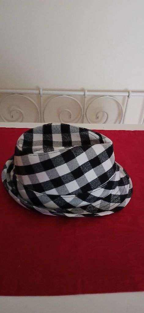Chapéu xadrez, novo