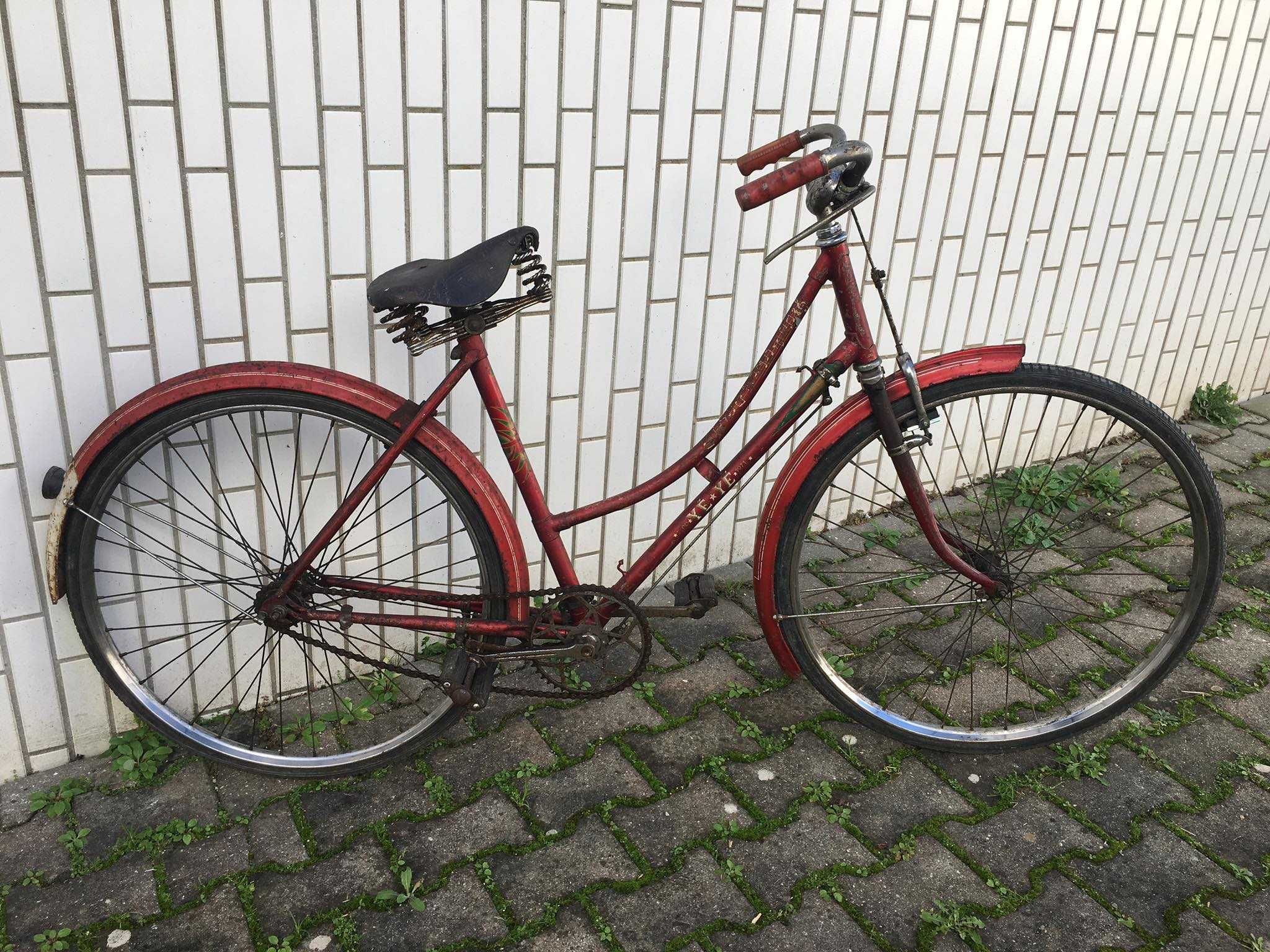 Bicicleta antiga ye ye