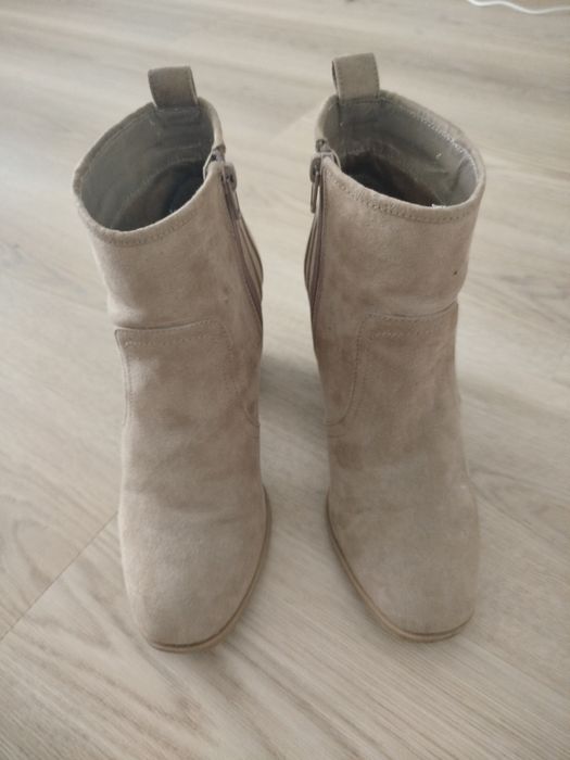 Buty damskie jesienne na koturnie