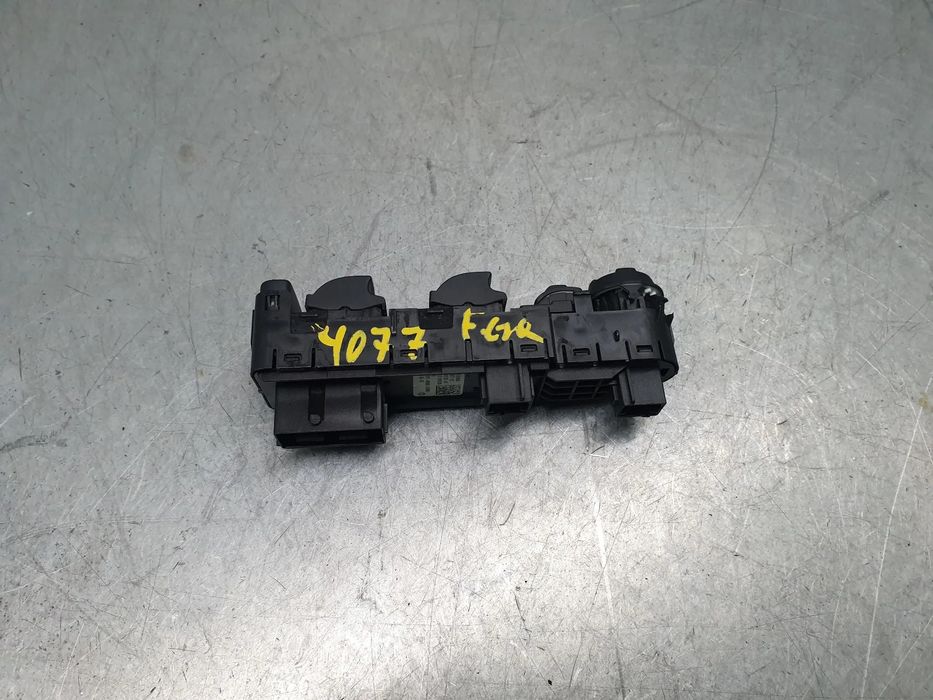 Comando / botão / interruptor vidros frente esquerdo PEUGEOT 3008 II (