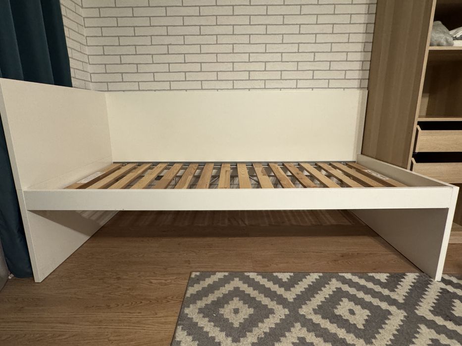 Łóżko IKEA Malm 90x200