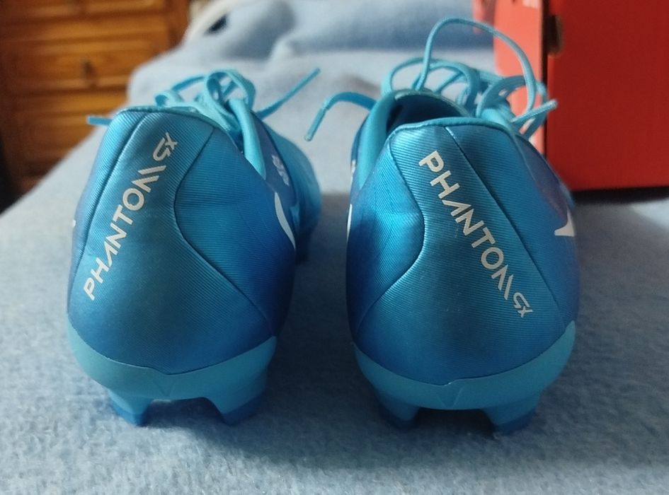 Chuteiras Nike Phantom GX II Academy FG ( APENAS EM ÉVORA )/MG