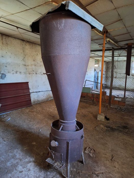 Venda de equipamento usado utilizado em avicultura.