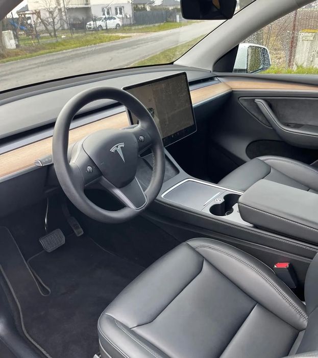 Продам Tesla Y 2022