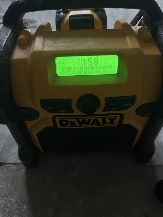 Радіоприймач-колонка DeWalt DCRO20.