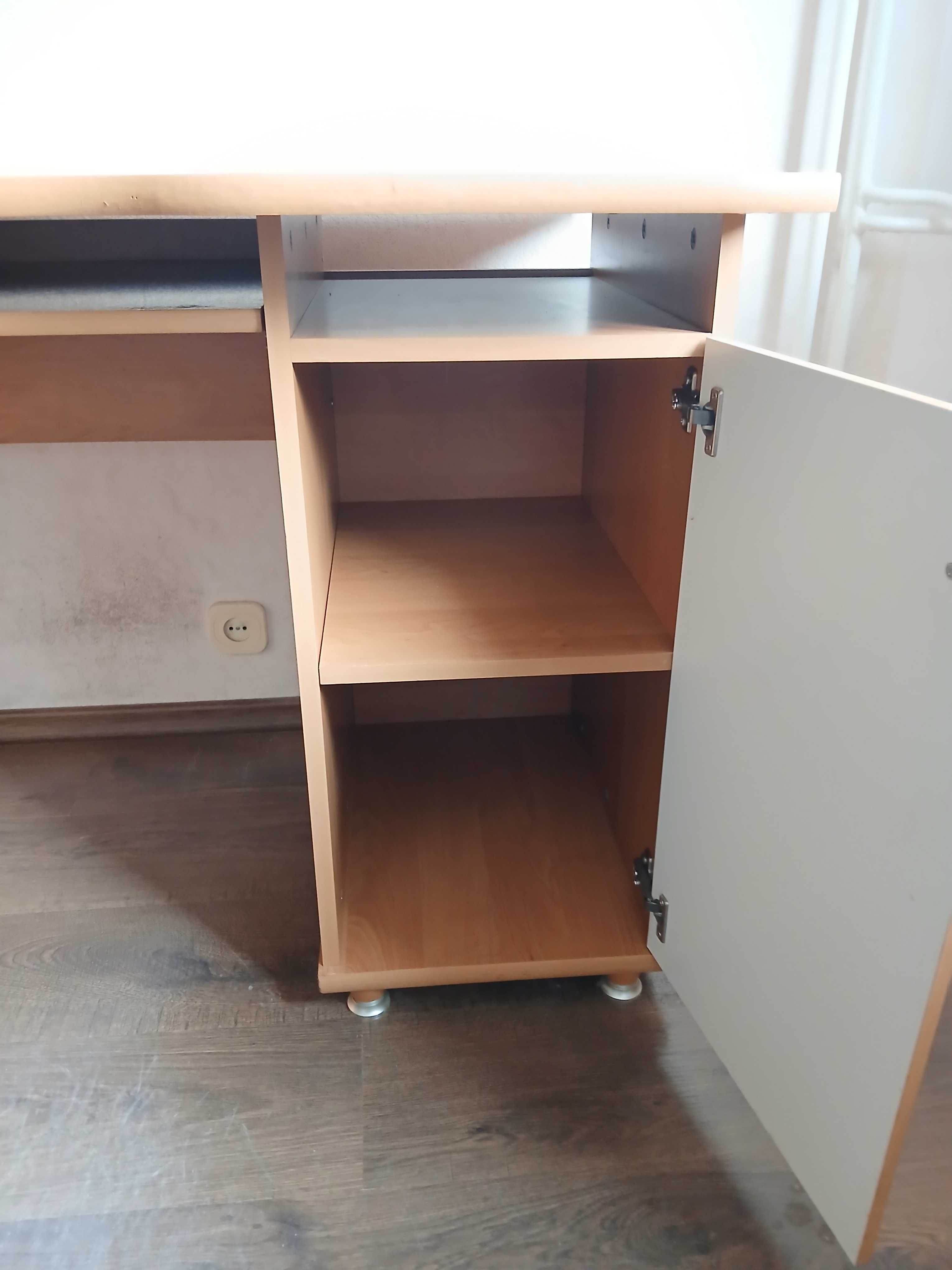 Biurko - solidne - szer 136 cm