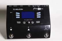TC Helicon Play Acoustic – procesor wokalno-gitarowy.