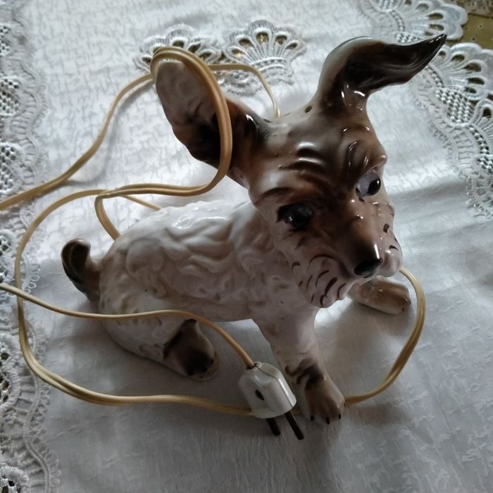 Lampka piesek Steatyt Katowice Z.Buksowicz