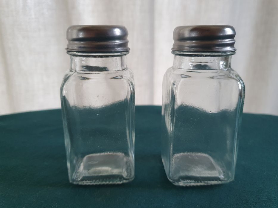 Zestaw szklanych przyprawników