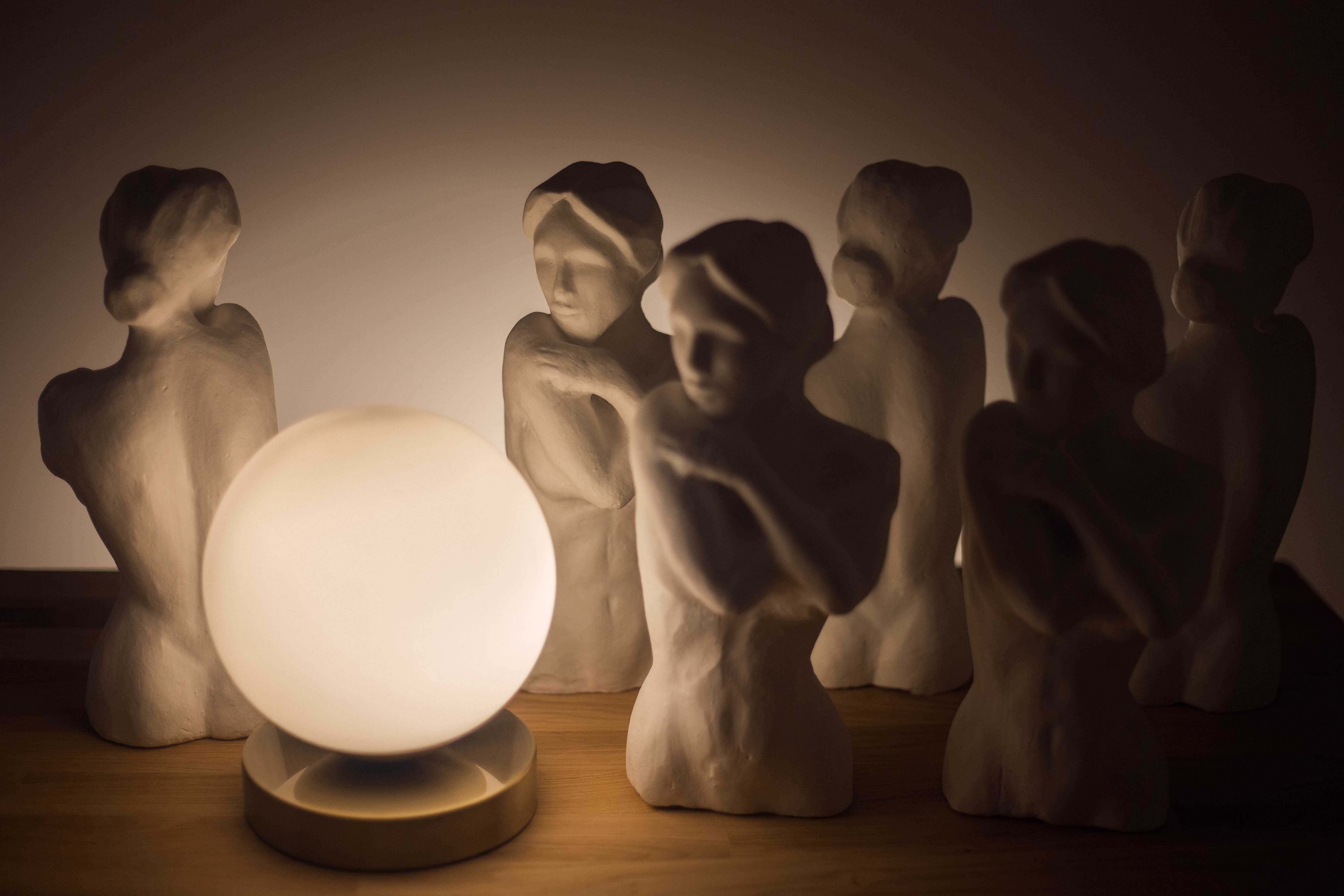Figura kobiety - ręcznie wykonana rzeźba nr 014