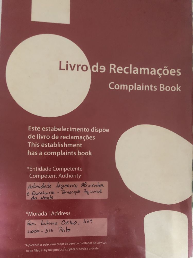 Livro de reclamações por usar